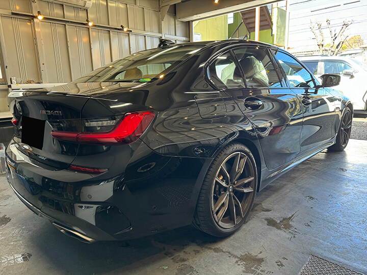 令和2年BMW3シリーズセダンのカーフィルム施工前の左後ろ

